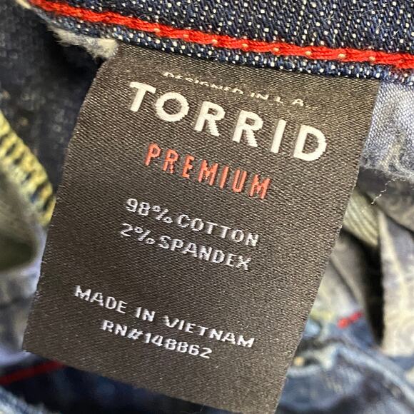 Torrid Premium Boyfriend Distressed Dark Wash Jeans Women's Size 26 Regular 26R - Picture 9 of 12